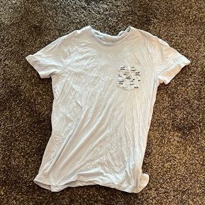 Old navy woman’s tee shirt